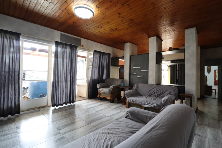 5 Bedroom Property for Sale in Morningside Eastern Cape